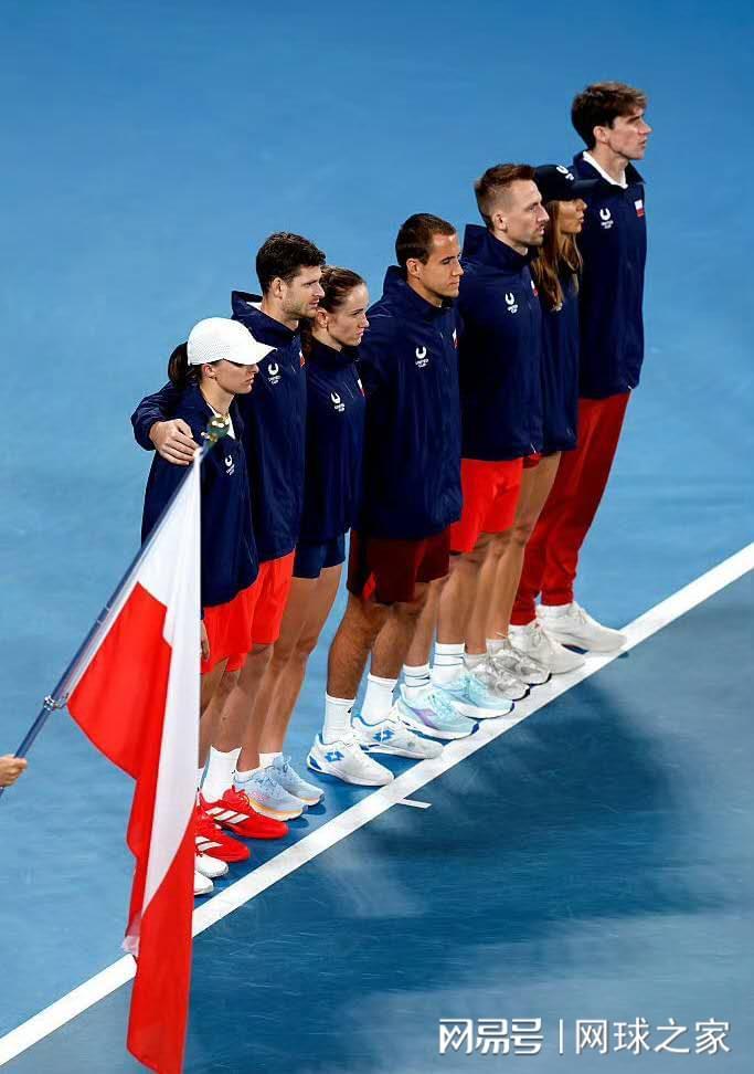 波兰逆转首夺联合杯，本西奇送蛋丝袜仍难救主，瓦林卡被批拖油瓶